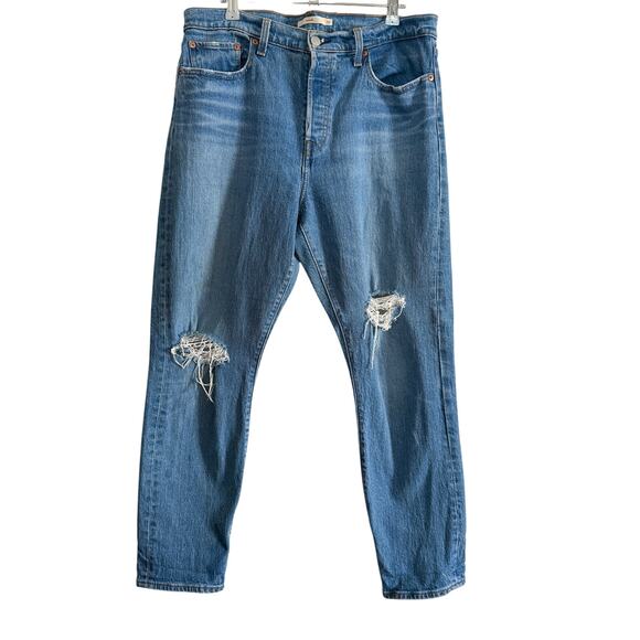 LEVI'S | Wedgie High Rise Ankle Length Distressed Knee Blue Jeans | Size 32 - Picture 1 of 6